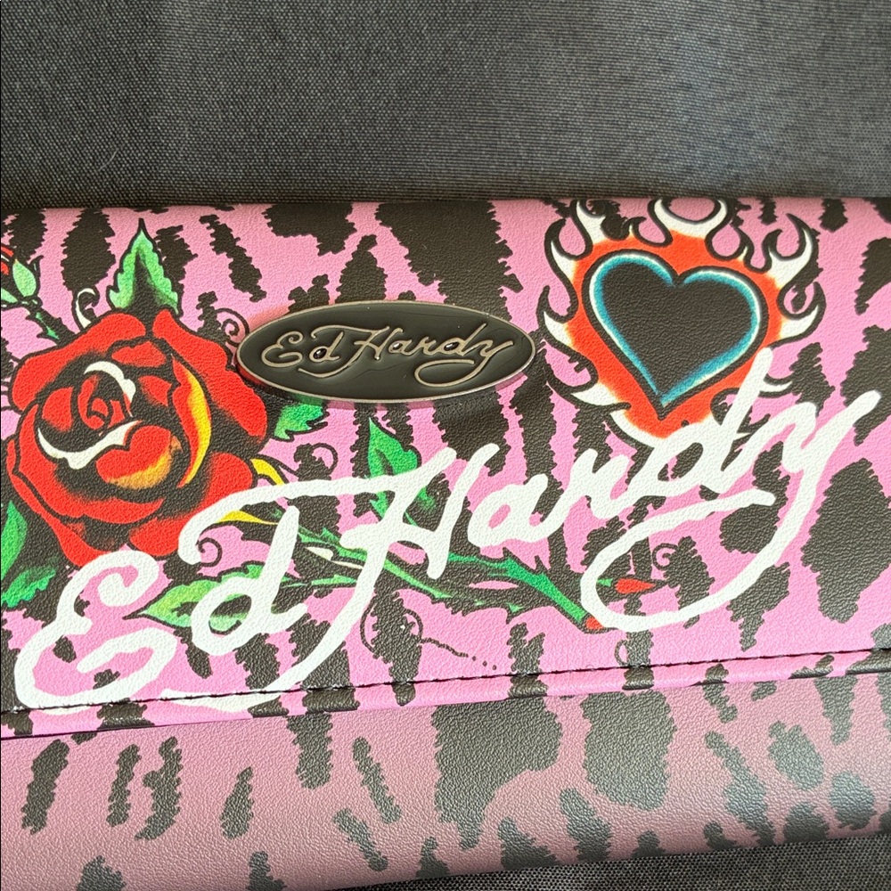 Ed Hardy Pink Zebra Rose & Flaming Heart Continental Wallet - Picture 4 of 4
